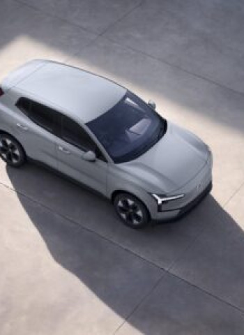 Volvo 的入門級電動車 EX30 在英國推出了更加便宜的版本 EX30 core