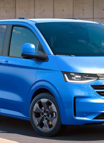引領潮流！第七代 Transporter 廂型車德國亮相，還添純電動力選項！