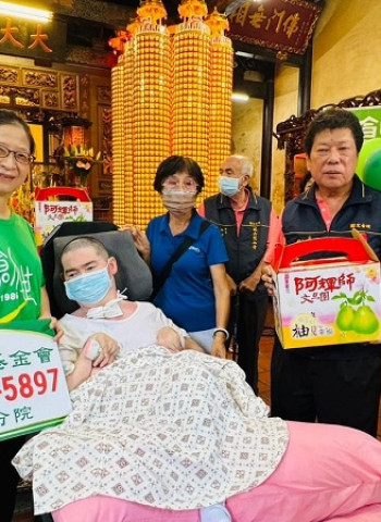 鳳山龍山寺認養文旦樹 祈求觀世音菩薩護佑植物人