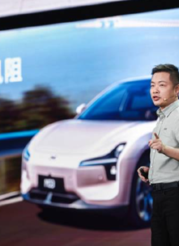中國電動車市場內捲競爭白熱化：小鵬MONA M03震撼登場，未來十年瞄準AI汽車霸主地位！