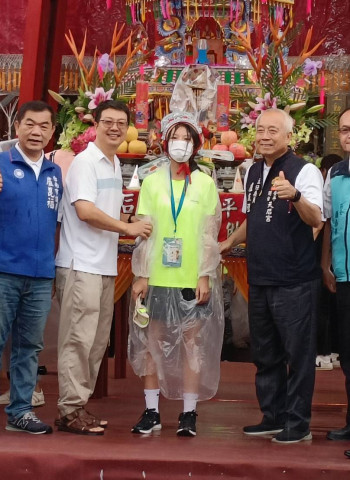 大雨澆不息參與的熱情 安平開台天后宮的［做16歲］