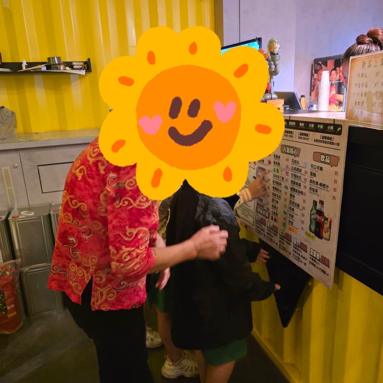林俊憲立委與蔡麗青議員聯手支持！臺南Boss炸雞工坊愛心餐點溫暖450位清寒學生