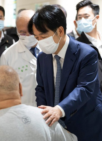 總統賴清德訪視臺大醫院癌醫中心 期望2030年降低癌症死亡率三分之一