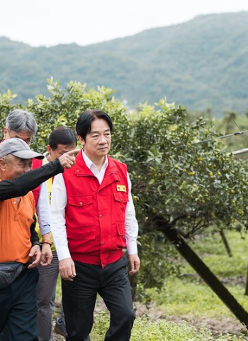 賴清德總統視察宜蘭農作受損情況 指示中央與地方政府協作支援農民恢復生產