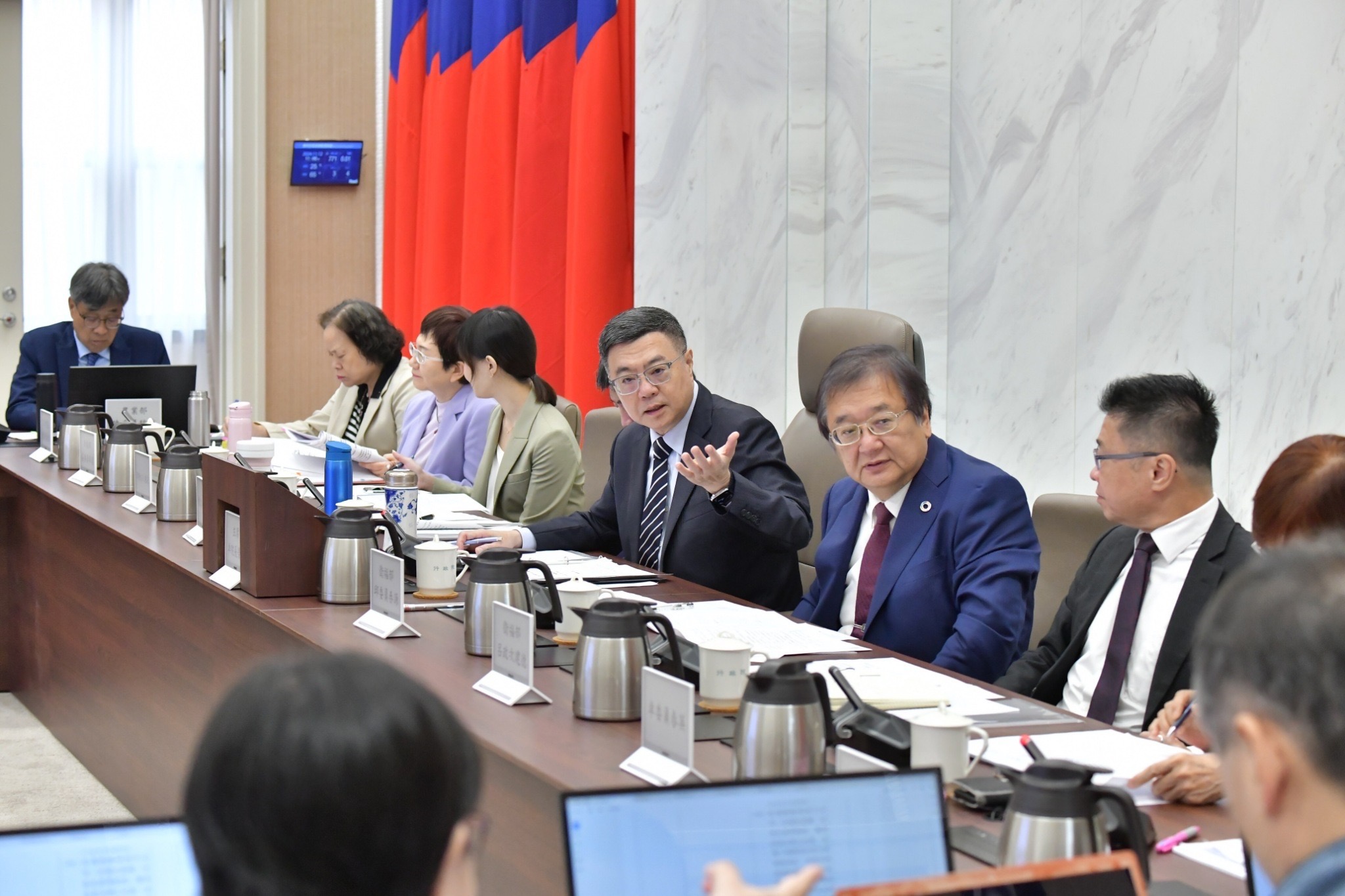行政院長卓榮泰主持社福委員會會議 聚焦超高齡社會與壯世代政策推動