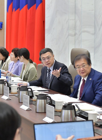 行政院長卓榮泰主持社福委員會會議 聚焦超高齡社會與壯世代政策推動