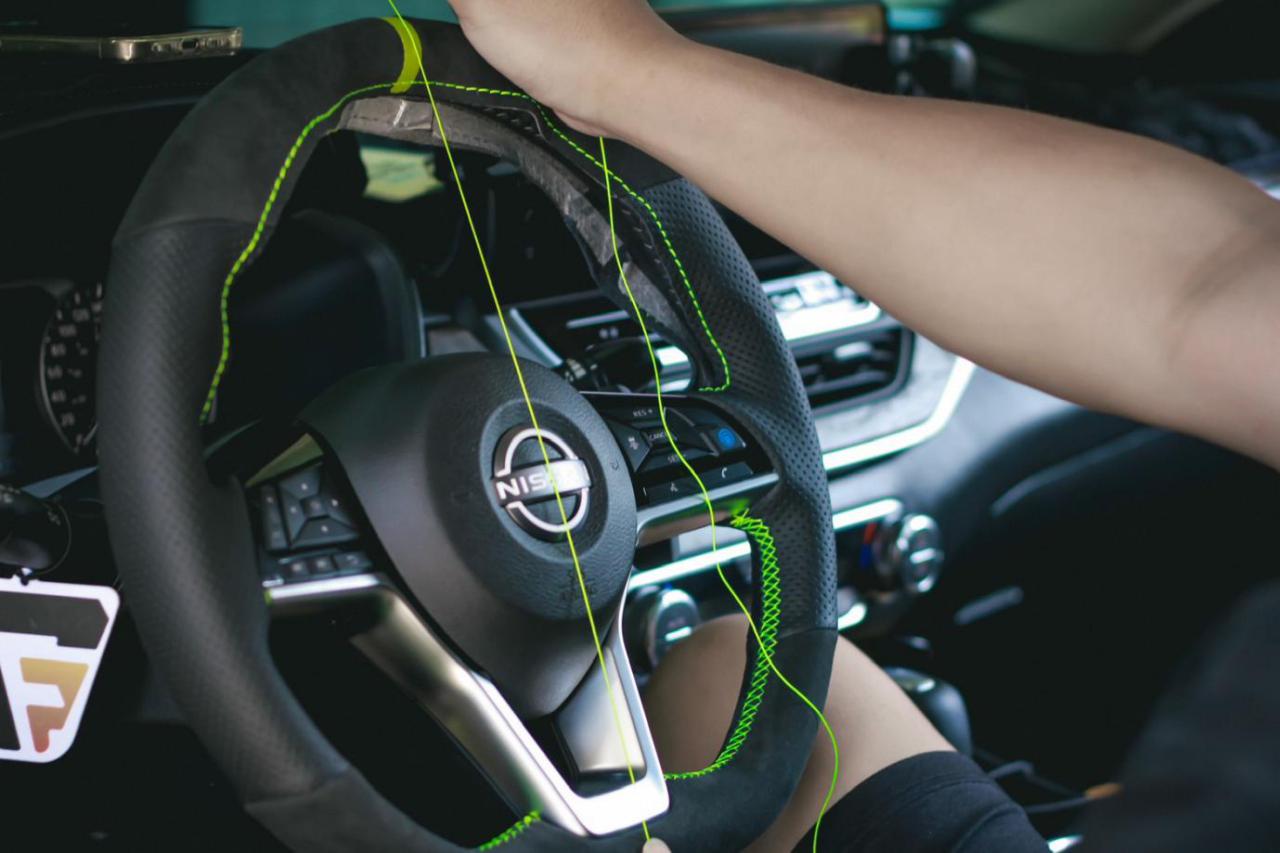 台中車友好評推薦方向盤改裝!客製化方向盤擁有完美手握感