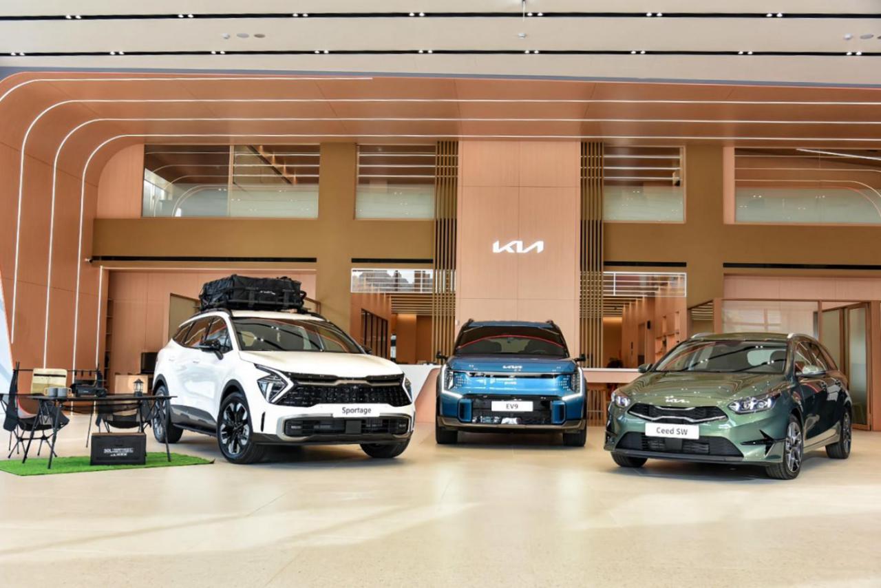 找韓國Kia汽車業務 台中首選Kia丹尼斯叔叔 專業服務有保障