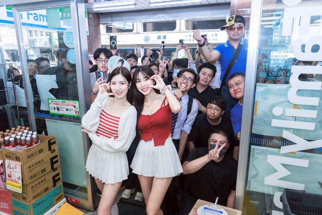 Paldo 泡麵女神降臨全家便利超商!安芝儇、南珉貞當一日店長為粉絲應援!