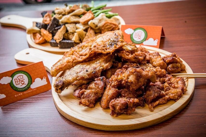 板橋人氣炸雞推薦 巷弄唐揚雞飄香 特製醬汁一試成主顧