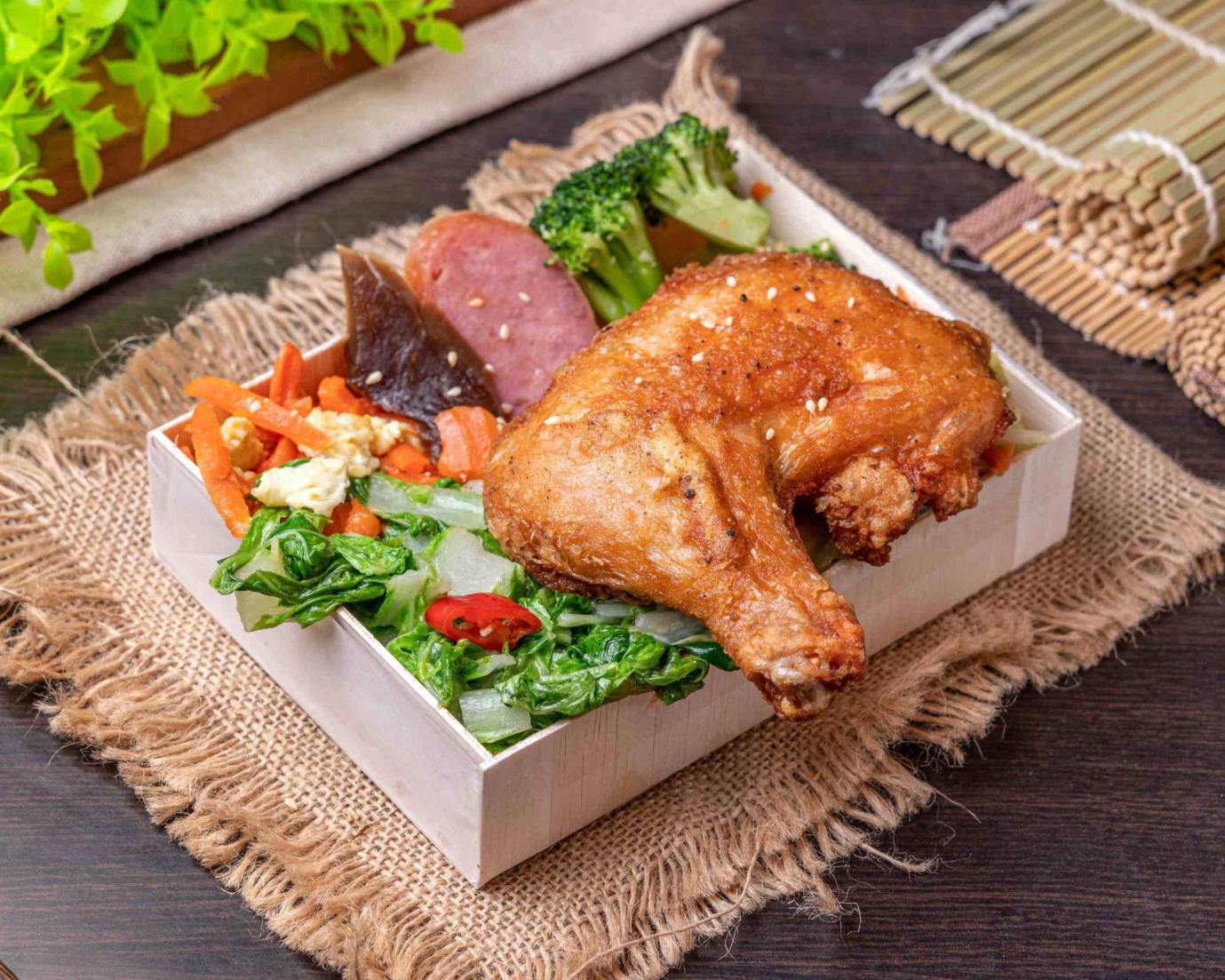 板橋人氣雞腿便當 每日現做配菜搭配招牌雞腿 雙重用心吃得到