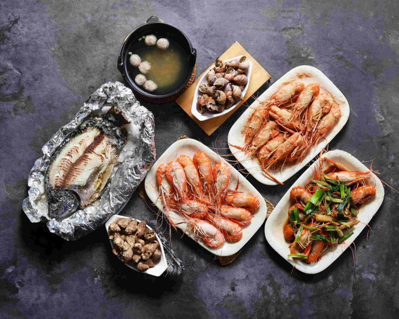 高雄烤魚推薦 楠梓宵夜必吃美食 人氣爆棚鹽烤魚+薑母鴨