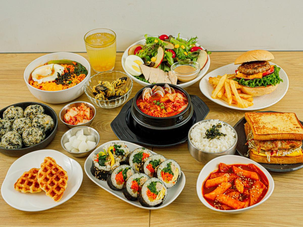 北屯韓式早午餐 麻油飯捲現點現做 搭配魚板湯超滿足