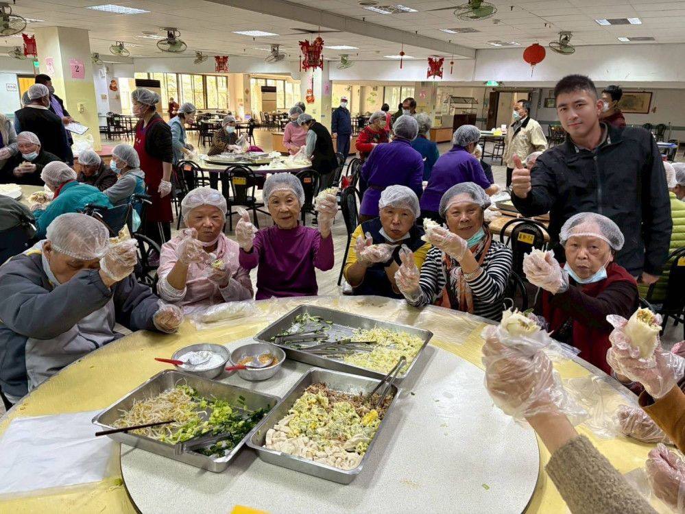 向善而動暖心送愛 清明連假製作400份潤餅關懷偏鄉老人