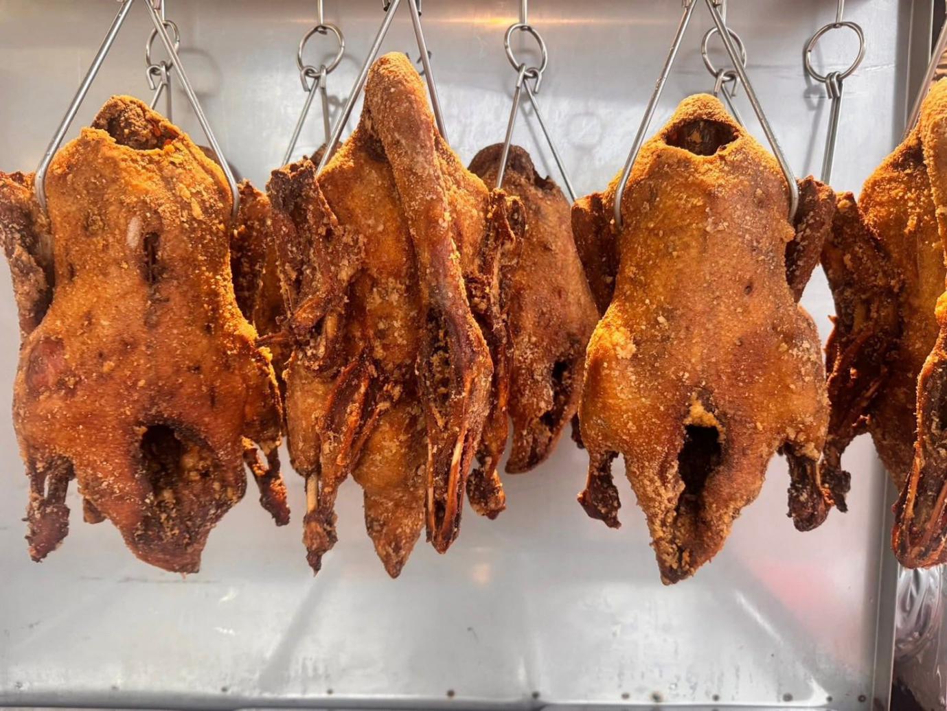 埔里美食 二代把辦桌手路菜搬上巡迴餐車 方便外帶功夫香酥鴨