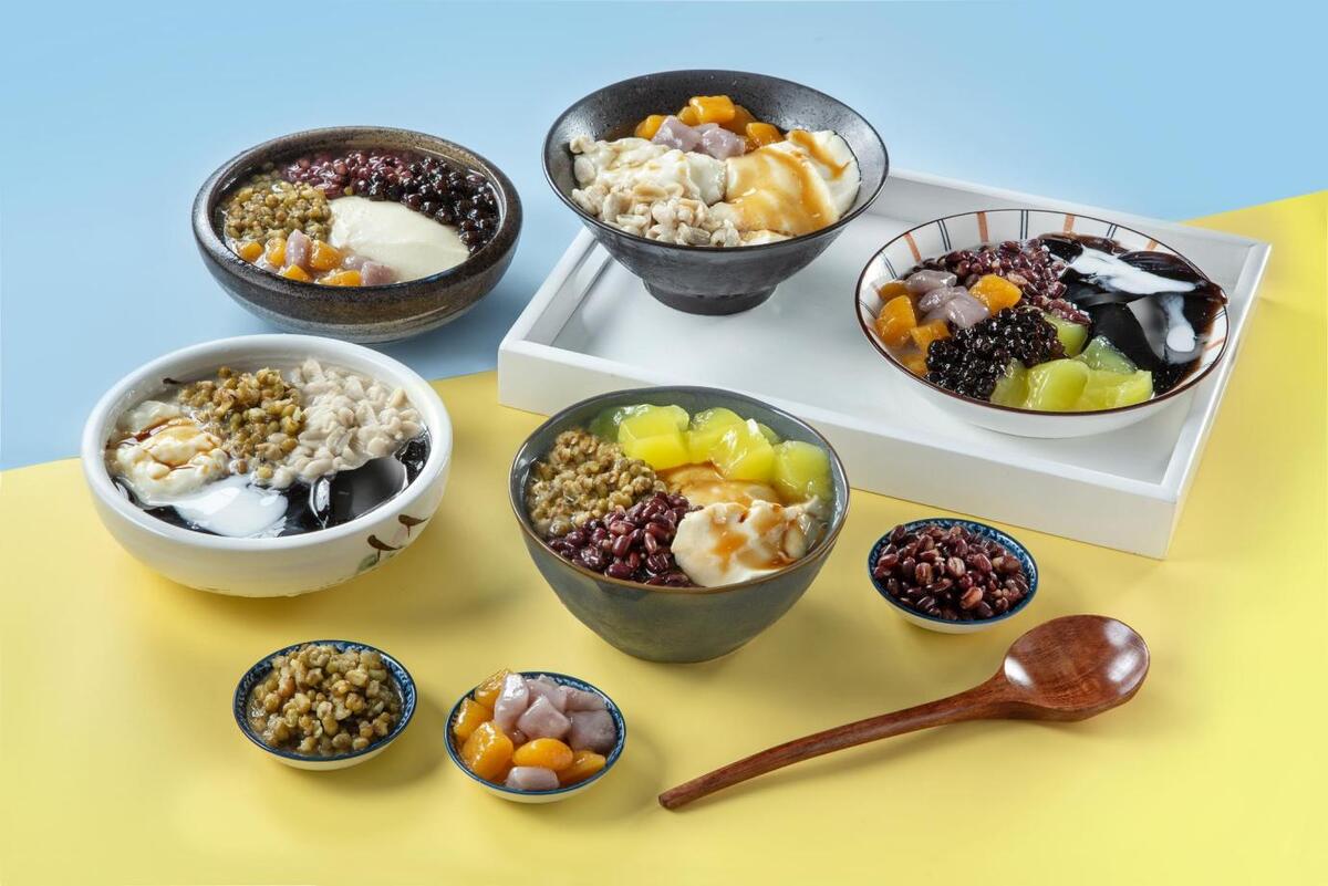 新莊豆花店 手工豆花淋上自製炒糖水、冬天還有燒仙草