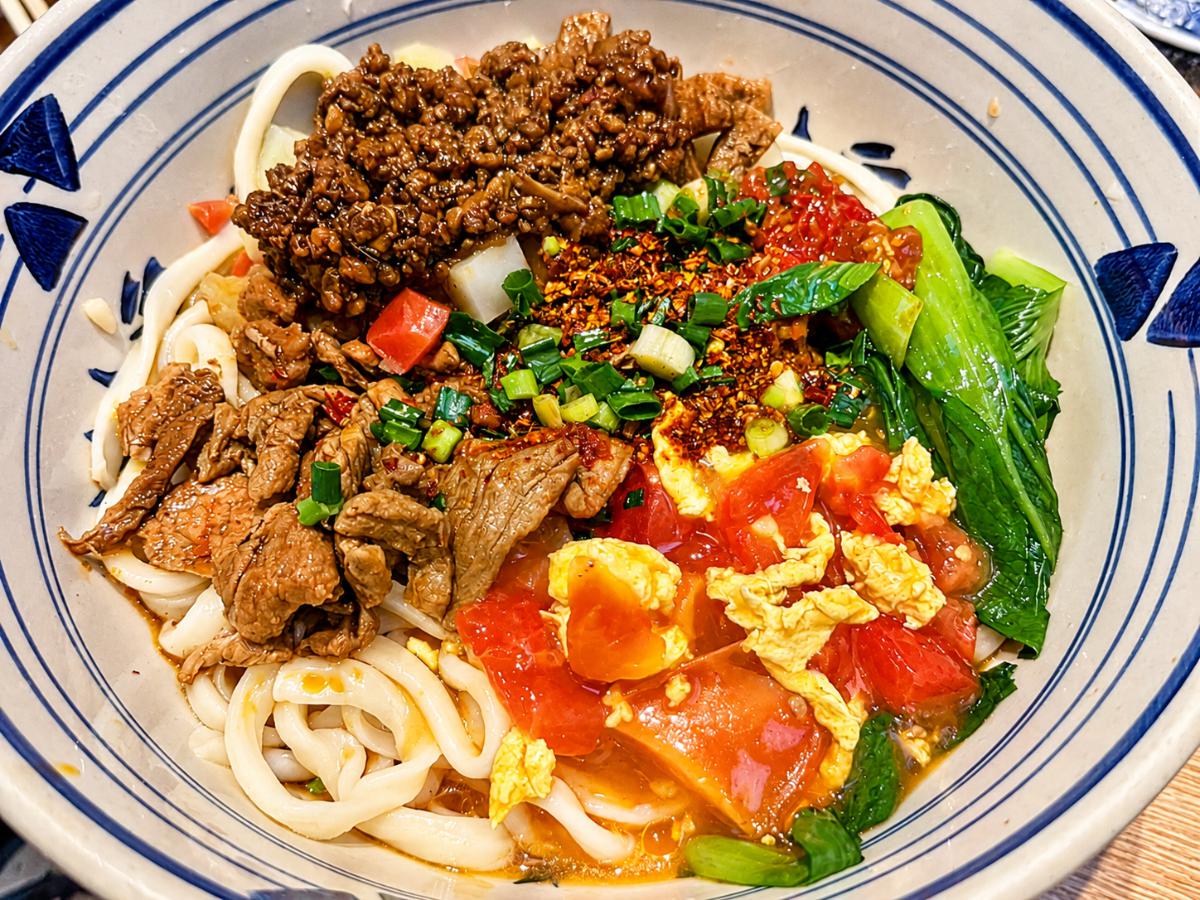 台東關山合菜 熱炒、雞肉主菜與海鮮料理搭配更豐富