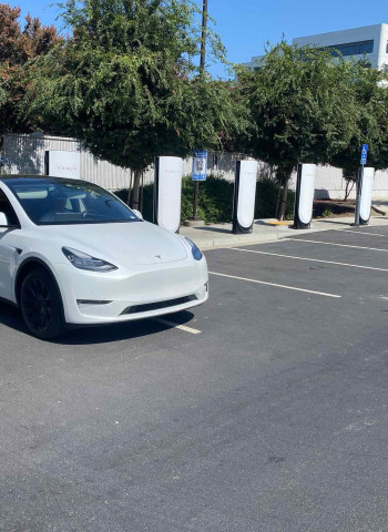 特斯拉第三季超級充電網路數據亮眼：充電量達到1.4 「太瓦時」