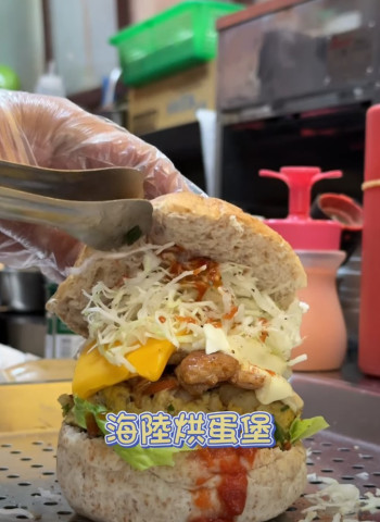 台中西區特色早餐!超特別彩色蛋餅澳式早餐!