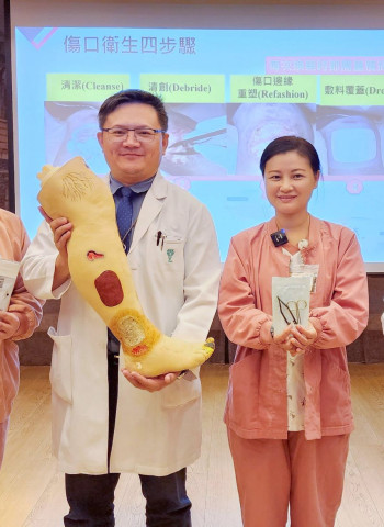 雙下肢靜脈潰瘍合併傷口感染 奇美醫院傷口特別門診讓久未癒合傷口重見曙光