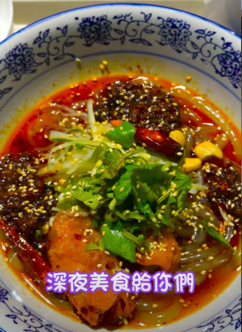 台中麻辣爽口拌面推薦！宵夜最絕不能錯過！？