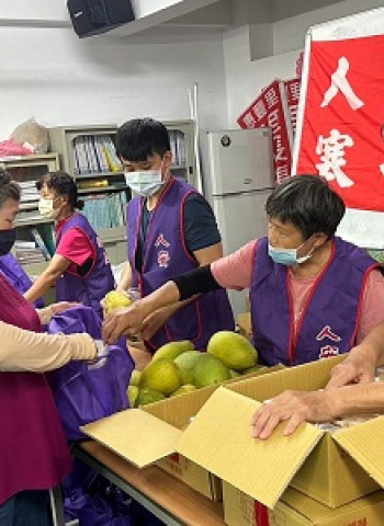 柚見希望慶中秋　人安楠梓站伴寒士破難關