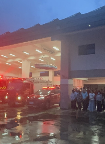 明揚火災滿周年 屏消閃燈鳴笛追憶殉職同事！