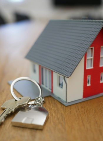 專家警示：房產與現金十年內恐貶值六成 技能、資源與健康成新時代三大資產核心