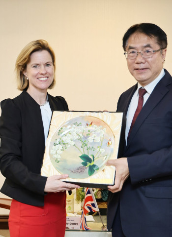 英國新任代表包瓊郁拜會黃偉哲 雙方期持續深化台英交流
