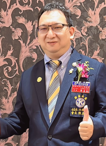 在模型中築夢，為公益點燈—專訪華廈建築模型公司董事長 陳立初