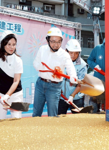 新北淡水海天段青年社會住宅開工 鄰紅樹林站僅3分鐘步程 侯友宜市長穩步落實居住正義