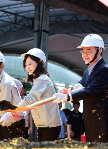 雲林安慶圳大排虎尾糖廠段治理工程開工　行政院長卓榮泰：打造全臺河岸整治與文化資產保存典範