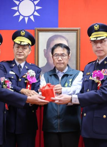 臺南警察局新任、卸任分局長大隊長聯合交接典禮，臺南市長黃偉哲期勉共同守護臺南打造安全城市