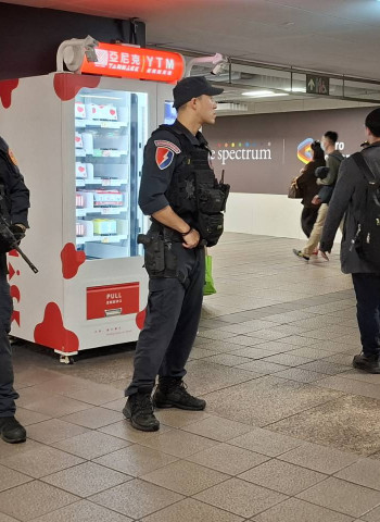 板南線臺北車站發生煙霧彈事件　一死一傷　北捷全面升級維安配合偵辦  警方全力緝凶