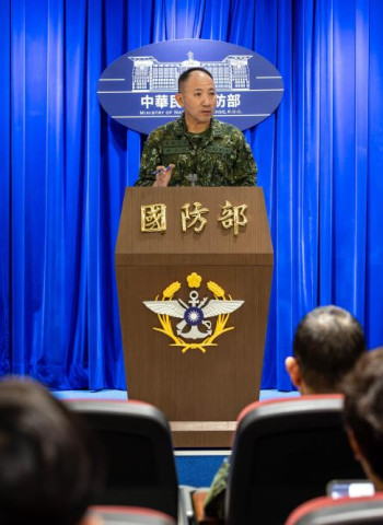 超越1996年臺海危機警戒距離　中共火箭彈落點逼近24海浬線　國防部回應史上最接近實彈射擊