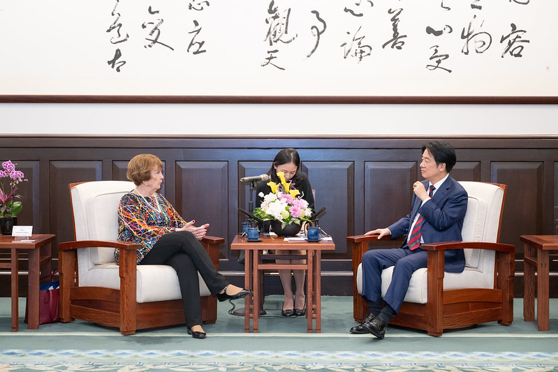 賴清德總統接見美國外交政策全國委員會訪團　強調深化臺美夥伴關係、推動國防改革提升防衛韌性