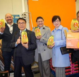 臺南市長黃偉哲親赴法國拓外銷版圖！鳳梨、芭樂首度亮相即受高度肯定　臺南農產進軍歐洲再創新局