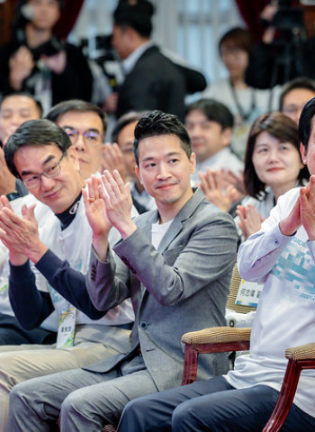 賴清德總統親頒總統盃黑客松獎項　盼以數位驅動轉型、以協作實現淨零願景，攜手打造智慧永續的美好未來