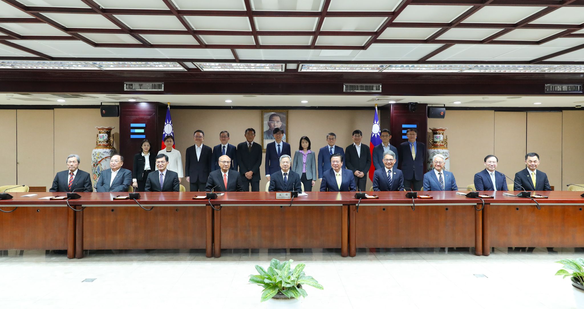 行動力上線！經濟部長龔明鑫邀七大工商團體座談 回應產業需求落實政策承諾