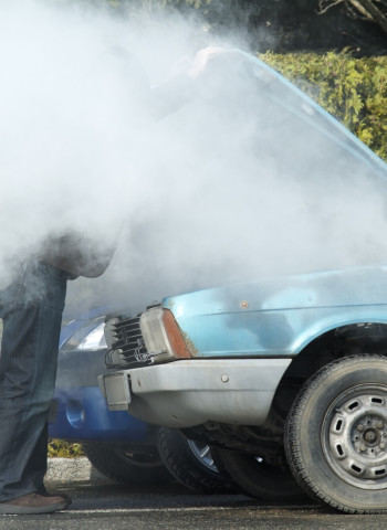 購買二手車陷阱?車主控訴平台認證車嚴重瑕疵,車商拒絕負責