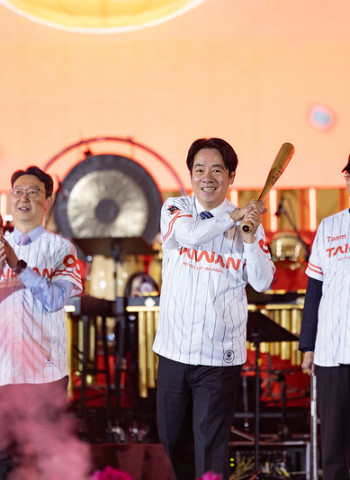 賴清德總統出席2025台灣燈會開燈典禮，呼籲中央地方朝野攜手合作，增進人民福祉