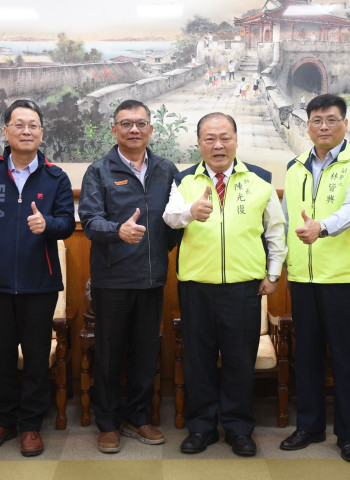 澎湖旅遊新展望 陳光復迎新任澎管處長共商未來