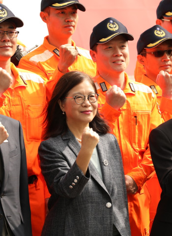 600噸級長濱艦交船、CG612命名下水暨PP-10096、PP-3525艇交船典禮 行政院長肯定海巡「國艦國造」成果