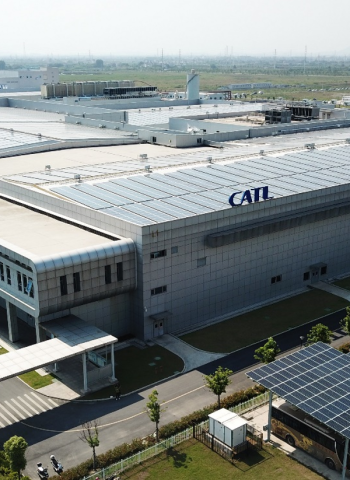 寧德時代 CATL 2024 年營收首現下滑,全球電動車電池巨頭面臨挑戰