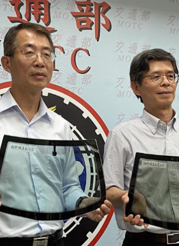道安三箭之一：隔熱紙透光率新制115年上路 前擋70%、側窗40% 新車優先納管，怎麼貼才不違法？
