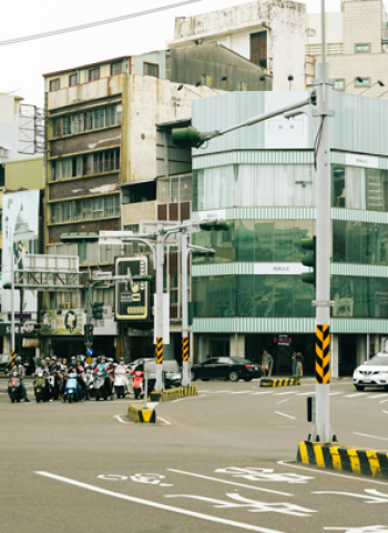 臺南市114年度第2季不動產移轉登記數量較第1季增加，交屋潮推升市場成交量爆增