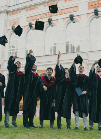 全球學歷紅利失靈？名校畢業不再保證就業　AI衝擊、結構轉型加劇青年失業潮