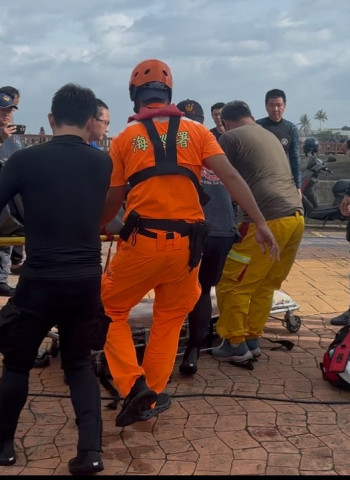 國中生屏東枋寮海域戲水遇海流　海巡署緊急救援6人、1人仍持續搜救中