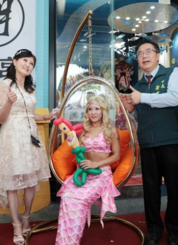 觀光新焦點！潮龍宮蝦餅觀光工廠今開幕 黃偉哲市長：臺南安平親子旅遊好去處