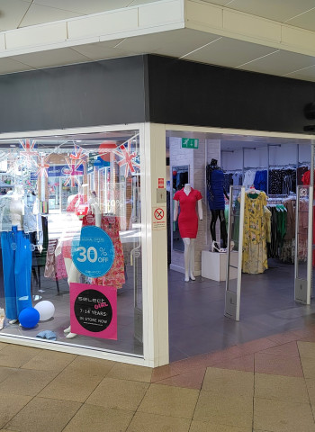 知名40年服裝品牌宣告破產！關閉35間門市、數百員工失業